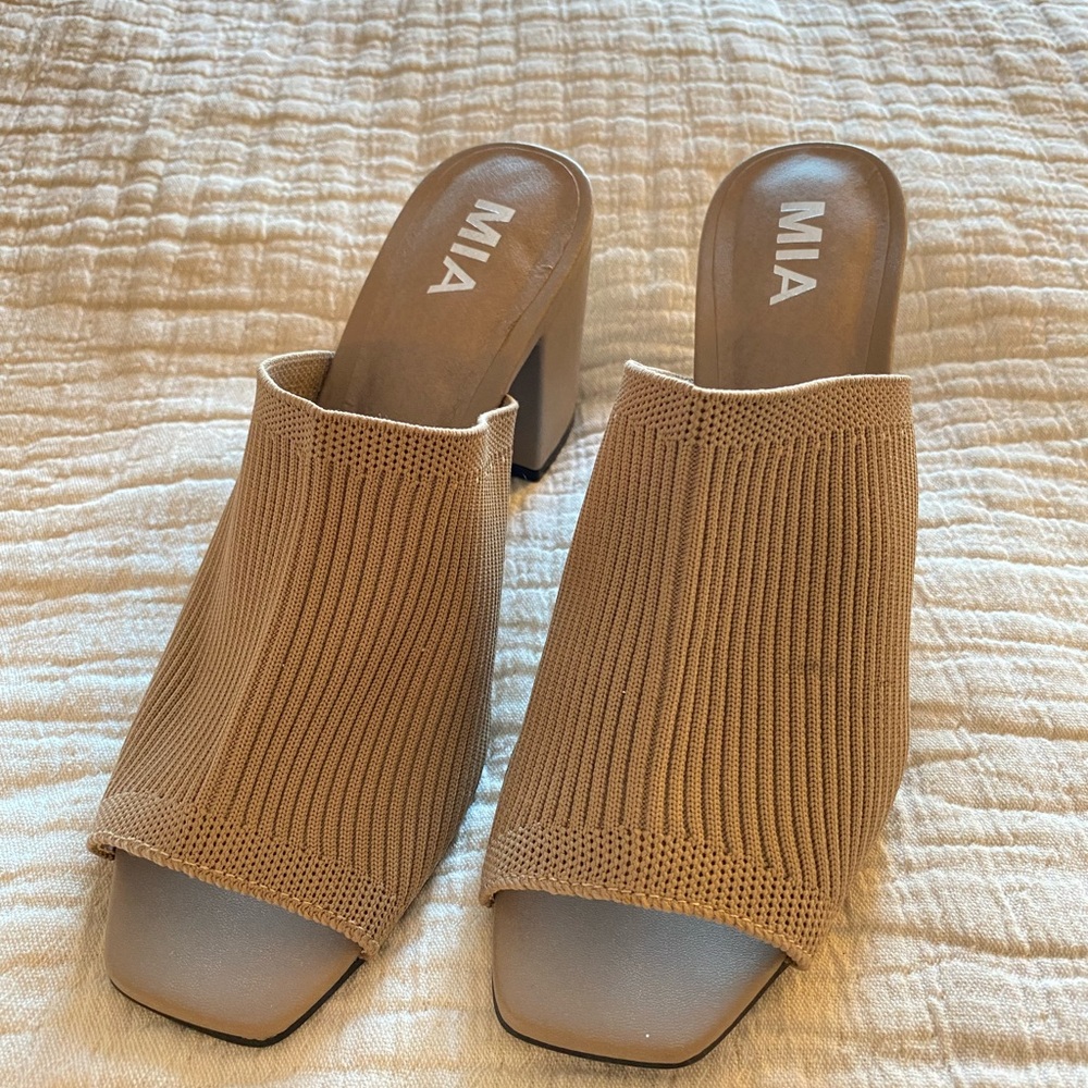 MIA Women's Brown Knit Mules